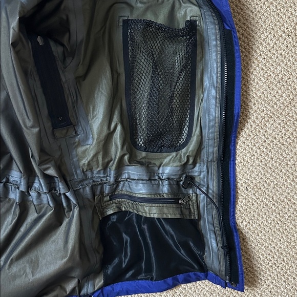 The North Face Men’s Small Gore-Tex Waterproof Rain Jacket |Shell Windbreaker - Picture 4 of 6